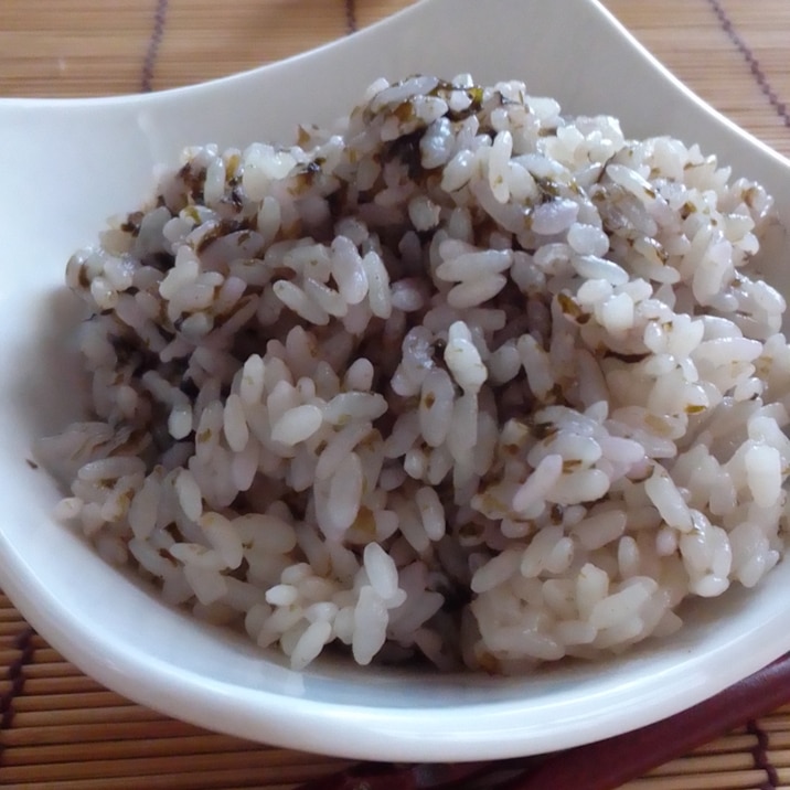 海苔の炊き込みご飯♪あるもので美味